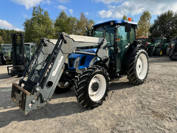 New Holland TN85